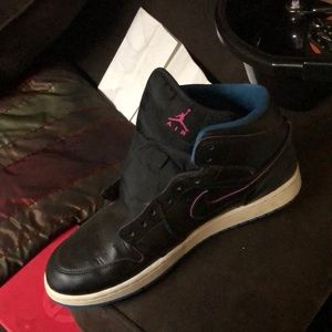 Jordan ones Black with blue laces